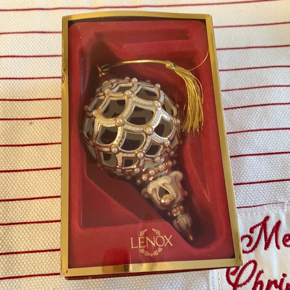 Lenox ornament Florentine Spire